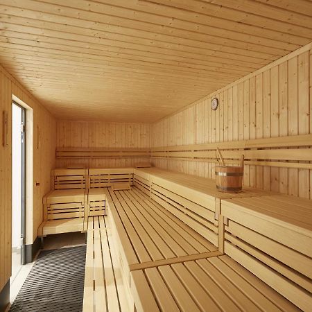 Reetland Am Meer - Luxus Reetdachvilla Mit 3 Schlafzimmern, Sauna Und Kamin F18 Dranske Bagian luar foto