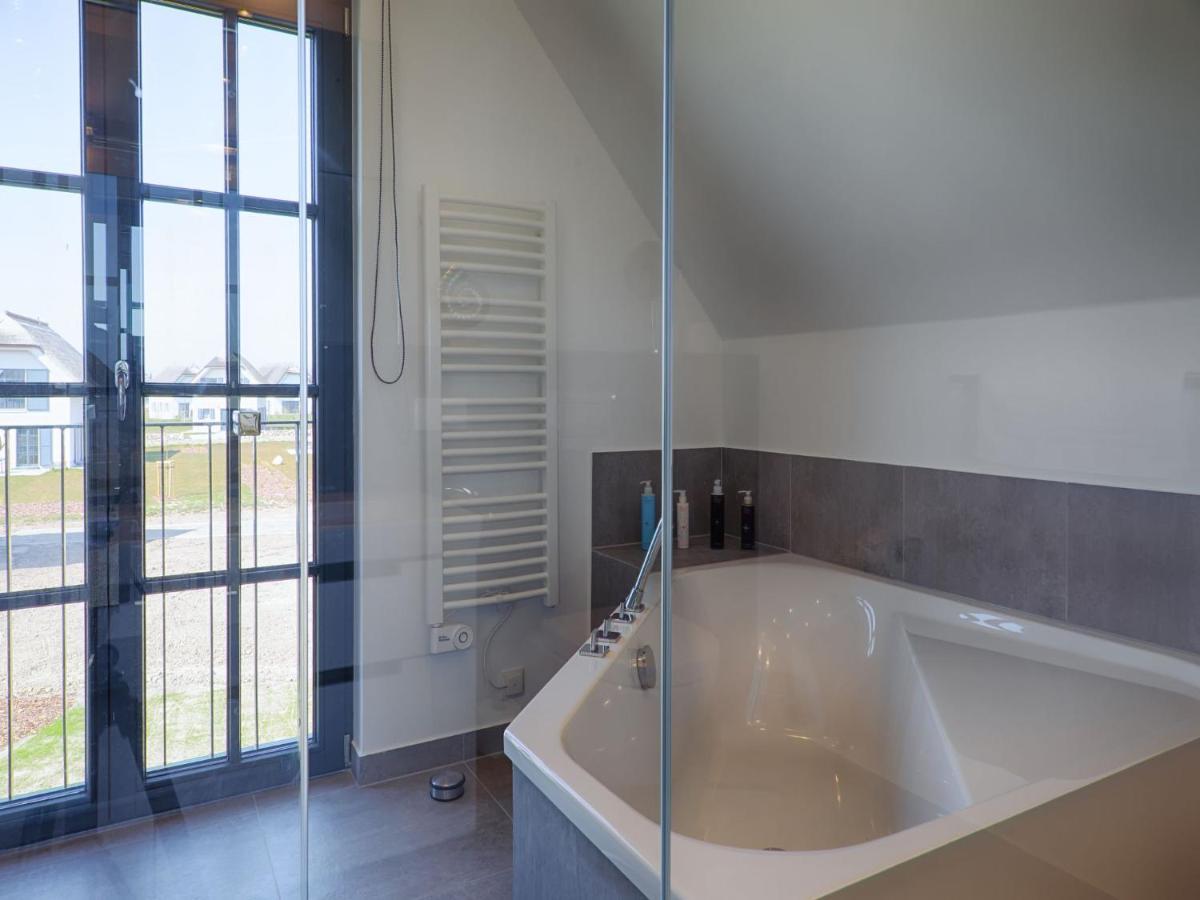Reetland Am Meer - Luxus Reetdachvilla Mit 3 Schlafzimmern, Sauna Und Kamin F18 Dranske Bagian luar foto