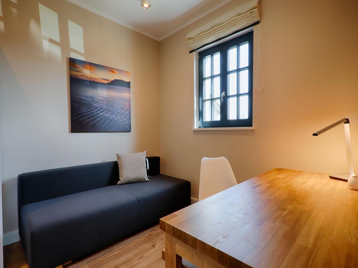 Reetland Am Meer - Luxus Reetdachvilla Mit 3 Schlafzimmern, Sauna Und Kamin F18 Dranske Bagian luar foto