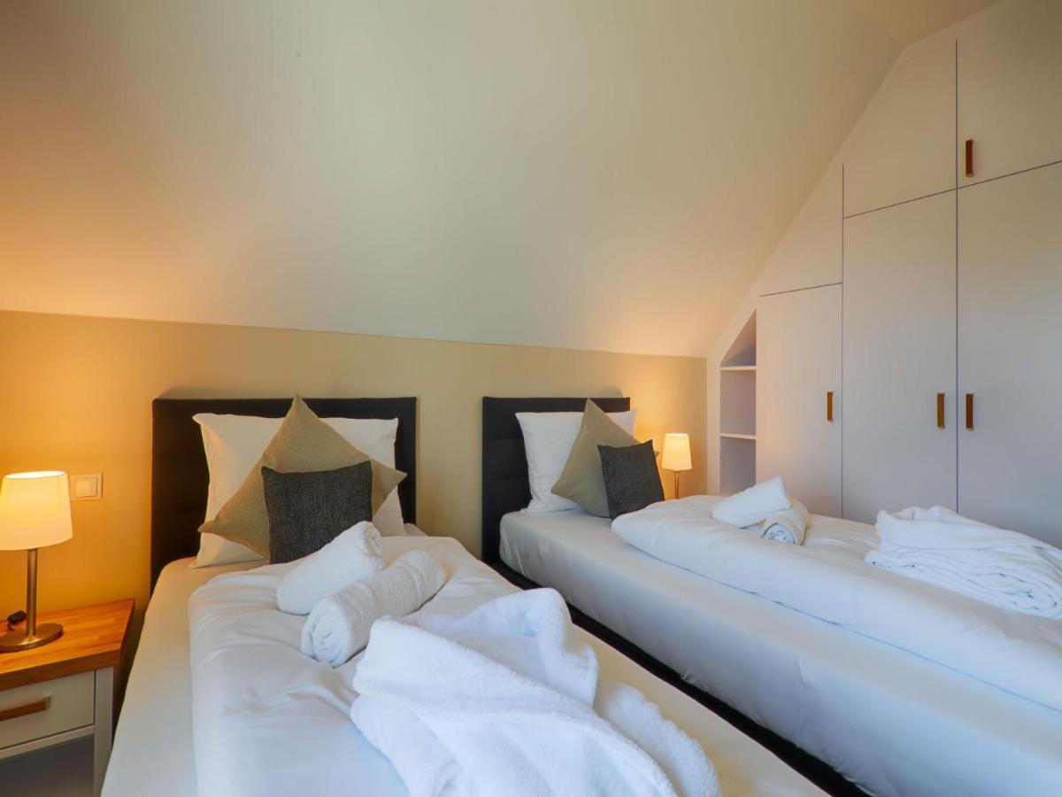 Reetland Am Meer - Luxus Reetdachvilla Mit 3 Schlafzimmern, Sauna Und Kamin F18 Dranske Bagian luar foto