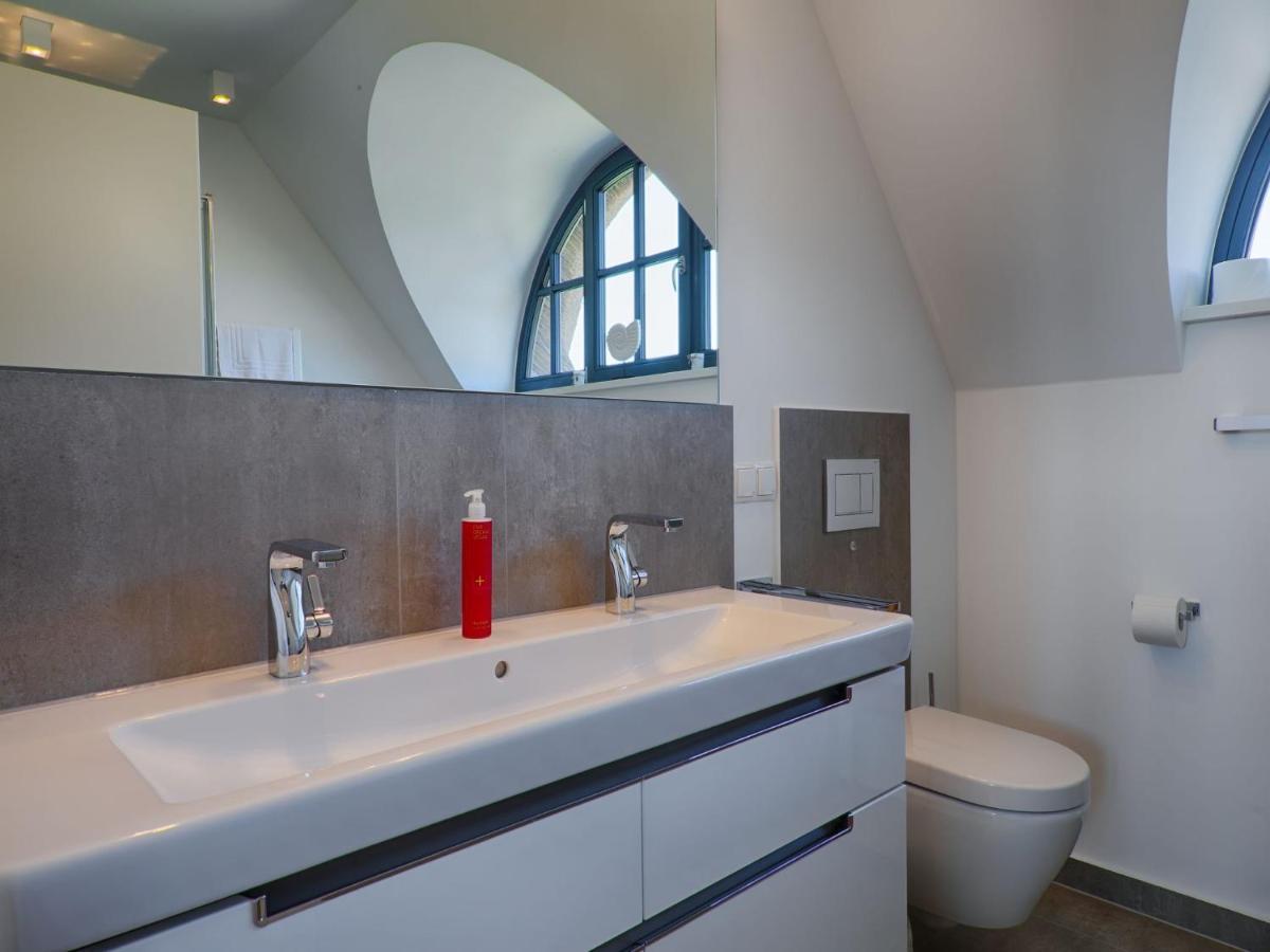 Reetland Am Meer - Luxus Reetdachvilla Mit 3 Schlafzimmern, Sauna Und Kamin F18 Dranske Bagian luar foto
